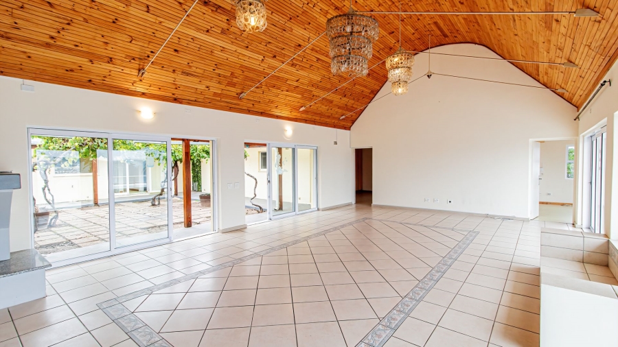 5 Bedroom Property for Sale in Myburgh Park Western Cape